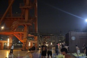 美女，你这样的话，那我上防守强度了哦！